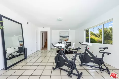 Dining - 1231 E Tujunga Ave, Burbank, CA 91501 photo 8 of 8