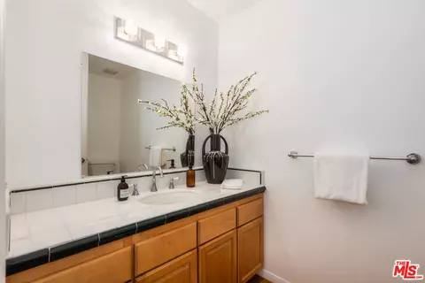 Bath - 1231 E Tujunga Ave, Burbank, CA 91501 photo 1 of 5