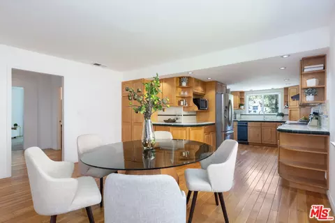 Dining - 1231 E Tujunga Ave, Burbank, CA 91501 photo 6 of 8