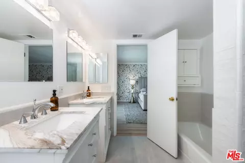 Bath - 1231 E Tujunga Ave, Burbank, CA 91501 photo 3 of 5