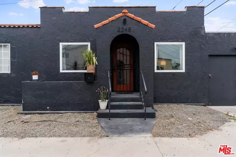 2245 Pine Ave, Long Beach, CA 90806 photo 2