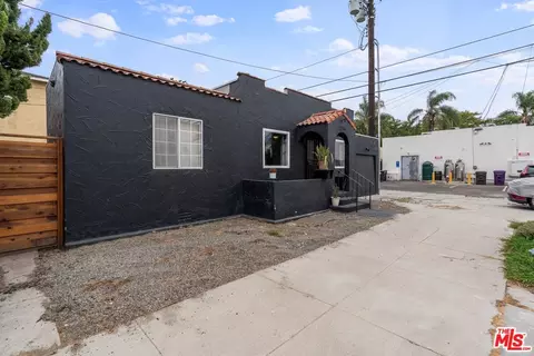 2245 Pine Ave, Long Beach, CA 90806 photo 3