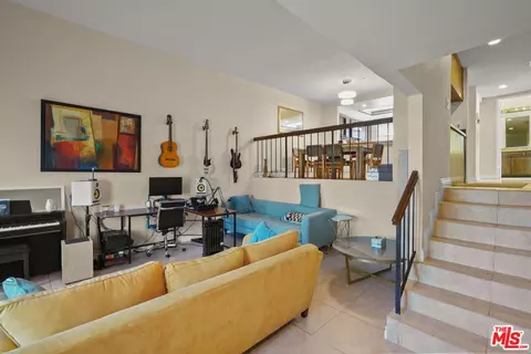 14500 Van Nuys Blvd #4, Panorama City, CA 91402