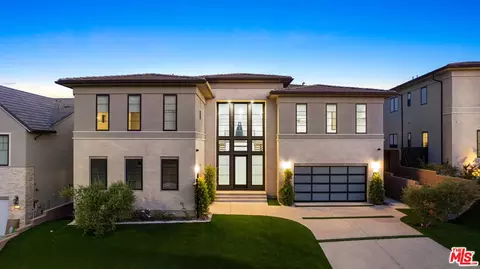 20416 W Willoughby Ln, Porter Ranch, CA 91326