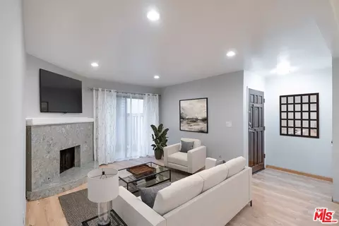 15511 Sherman Way #17, Van Nuys, CA 91406