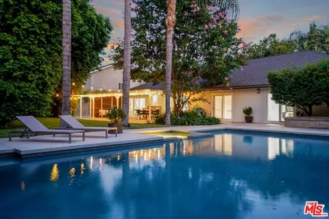 17425 Parthenia St, Sherwood Forest, CA 91325