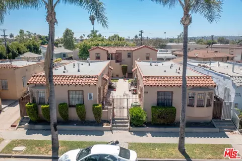 6223 S Van Ness Ave, Los Angeles, CA 90047