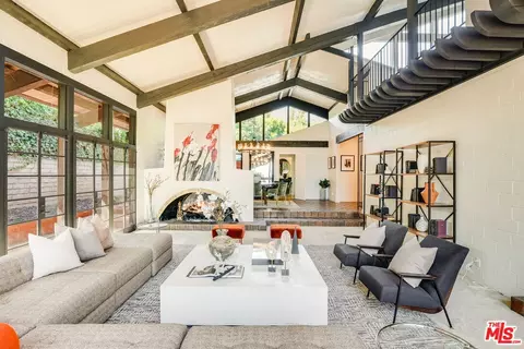12815 N Bristol Cir, Los Angeles, CA 90049