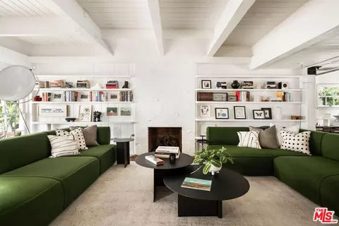 8277 Hollywood Blvd, Los Angeles, CA 90069