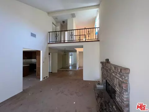 Living - 11125 Carleen Ct, Tujunga, CA 91042 photo 2 of 2