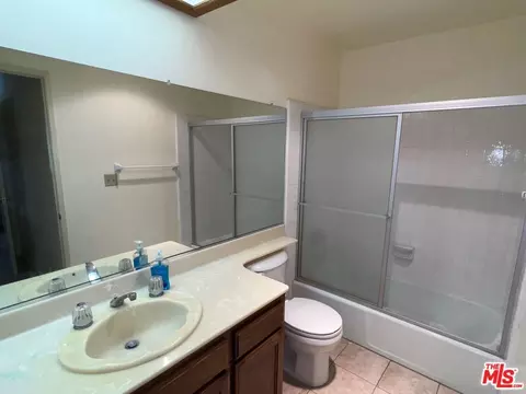 Bath - 11125 Carleen Ct, Tujunga, CA 91042 photo 1 of 2