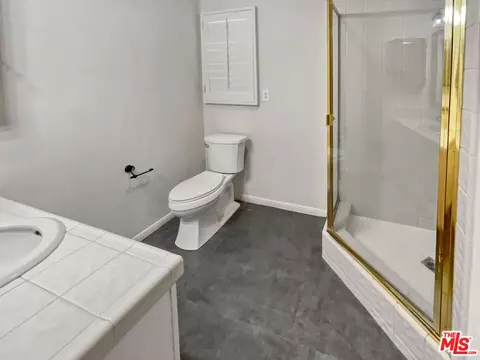 Bath - 3168 Dalhart Ave, Simi Valley, CA 93063 photo 1 of 2