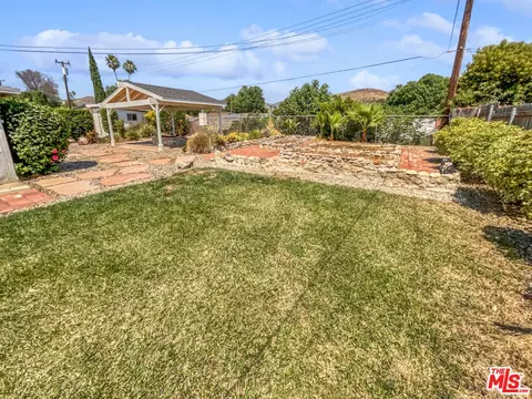 Exterior - 3168 Dalhart Ave, Simi Valley, CA 93063 photo 2 of 3