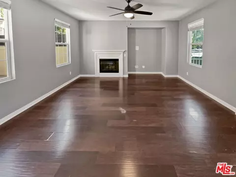Living - 3235 Lisbon Ln #119, Oxnard, CA 93036 photo 1 of 2