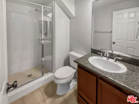 Bath - 3235 Lisbon Ln #119, Oxnard, CA 93036 photo 2 of 3