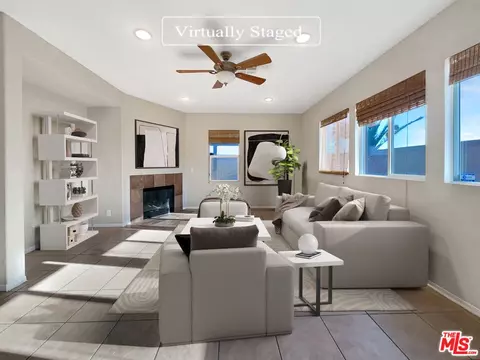 44305 Dusky Willow St, Lancaster, CA 93536 photo 2