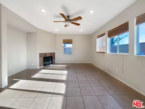 44305 Dusky Willow St, Lancaster, CA 93536 photo 3