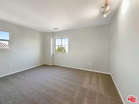 44305 Dusky Willow St, Lancaster, CA 93536 photo 5
