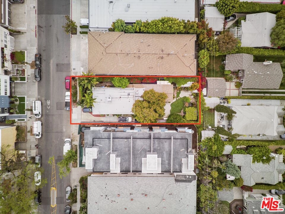 1221 N Formosa Ave  