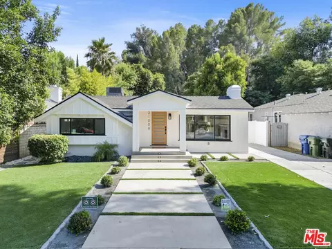 21008 Costanso St, Woodland Hills, CA 91364