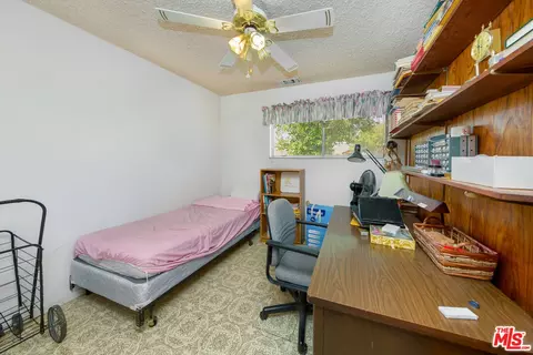 Bedroom - 6922 Hesperia Ave, Reseda, CA 91335 photo 2 of 4