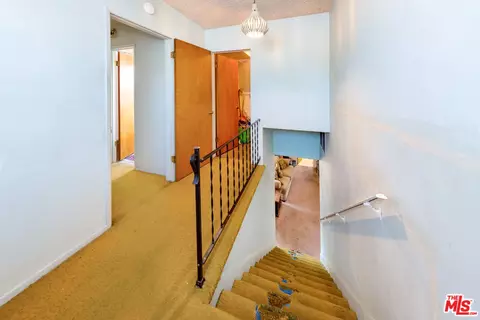 Entry Way - 6922 Hesperia Ave, Reseda, CA 91335 photo 1 of 1