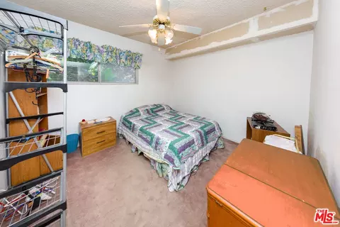 Bedroom - 6922 Hesperia Ave, Reseda, CA 91335 photo 3 of 4