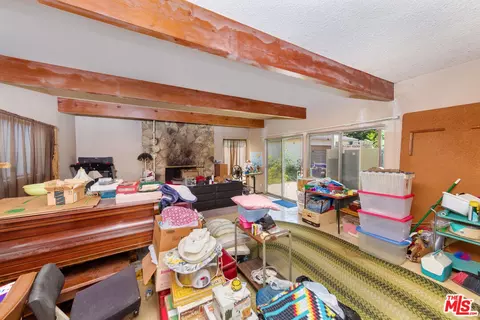 Other - 6922 Hesperia Ave, Reseda, CA 91335 photo 2 of 4