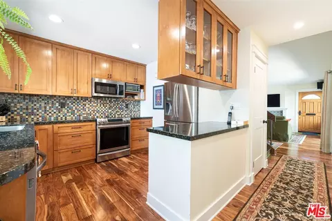 10434 Larwin Ave, Chatsworth, CA 91311