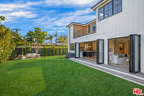 8016 Dunfield Ave, Los Angeles, CA 90045