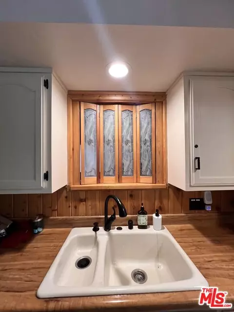 Kitchen - 1201 Redwood Dr, Big Bear City, CA 92314 photo 3 of 4