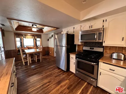 Kitchen - 1201 Redwood Dr, Big Bear City, CA 92314 photo 4 of 4