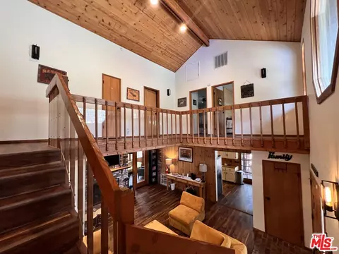 Entry Way - 1201 Redwood Dr, Big Bear City, CA 92314 photo 2 of 4