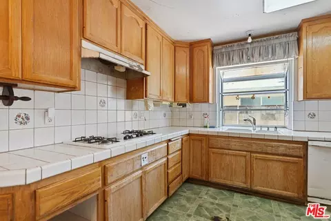 Kitchen - 7809 Mcnulty Ave, Winnetka, CA 91306 photo 3 of 3