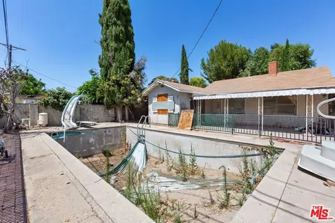 Exterior - 7809 Mcnulty Ave, Winnetka, CA 91306 photo 4 of 6
