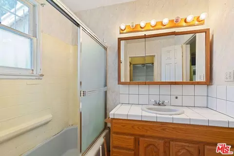 Bath - 7809 Mcnulty Ave, Winnetka, CA 91306 photo 2 of 2