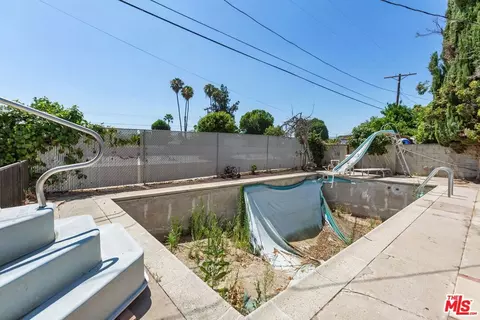 Exterior - 7809 Mcnulty Ave, Winnetka, CA 91306 photo 6 of 6