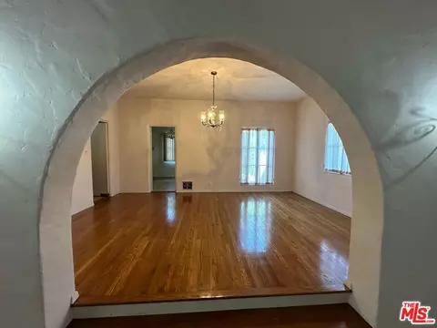 Living - 655 Westgate St, Pasadena, CA 91103 photo 2 of 2