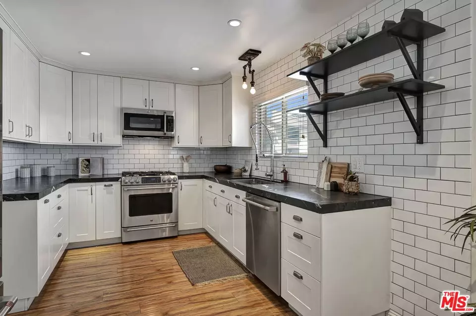  5952 Costello Ave, Valley Glen, CA 91401 photo 12