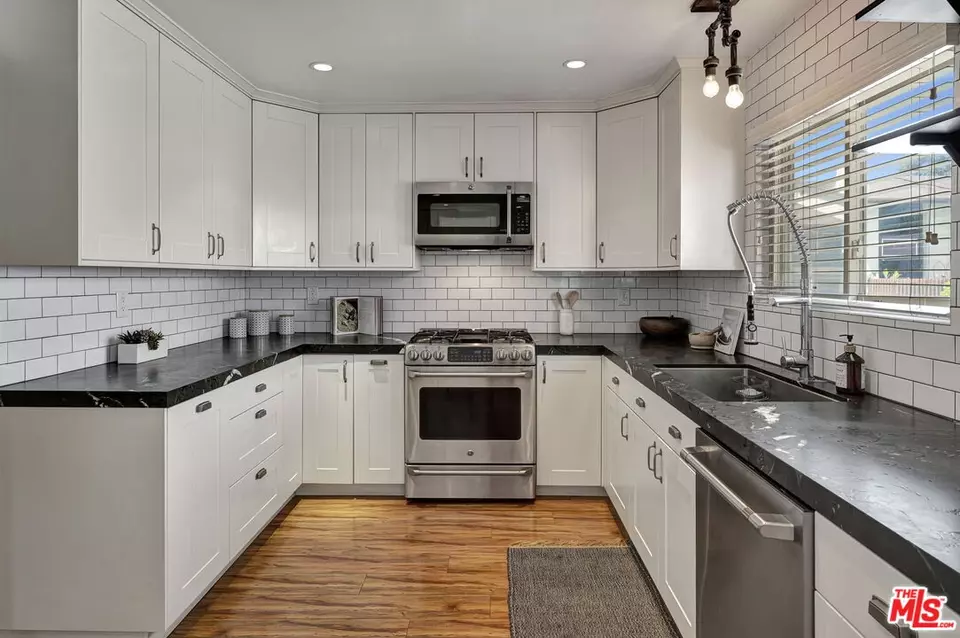  5952 Costello Ave, Valley Glen, CA 91401 photo 13