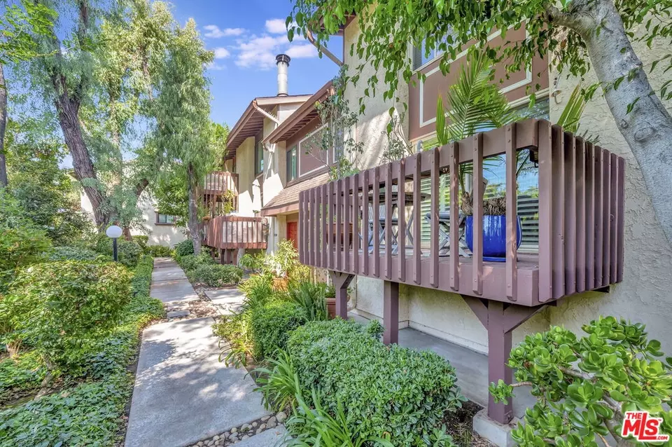  5952 Costello Ave, Valley Glen, CA 91401 photo 3