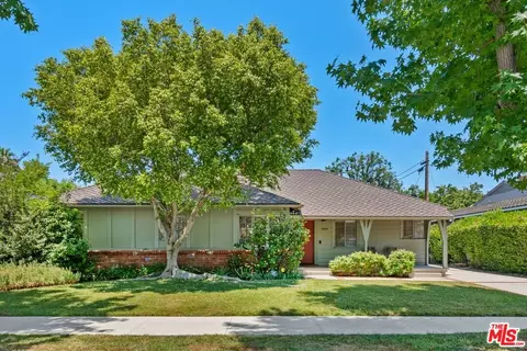 14031 Weddington St, Sherman Oaks, CA 91401