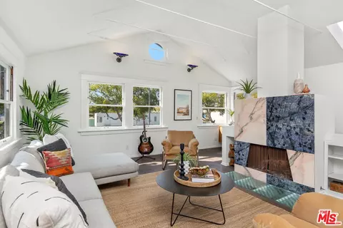 216 Westminster Ave, Venice, CA 90291