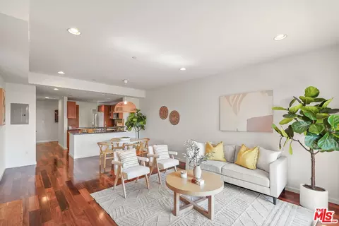 940 Elden Ave #207, Los Angeles, CA 90006