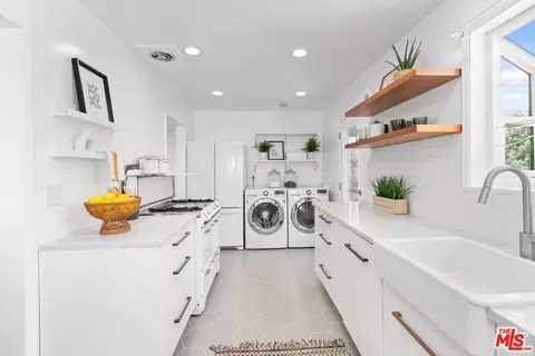 209 E 46th St, Long Beach, CA 90807 photo 14