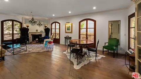 9233 Burton Way #204, Beverly Hills, CA 90210