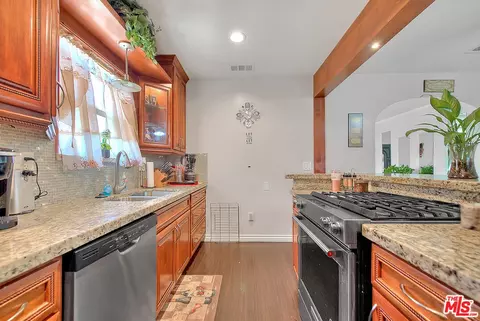 Kitchen - 820 S Mayo Ave, Compton, CA 90221 photo 6 of 8
