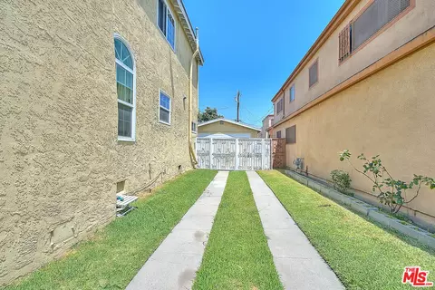 Exterior - 820 S Mayo Ave, Compton, CA 90221 photo 17 of 18