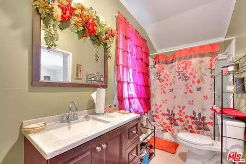 Bath - 820 S Mayo Ave, Compton, CA 90221 photo 5 of 6