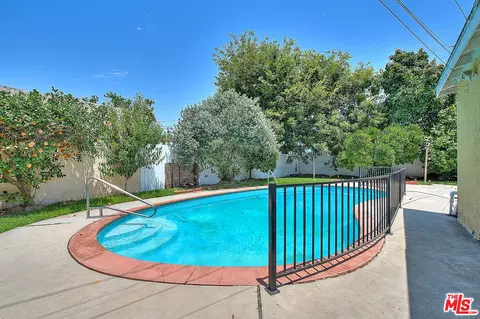 Exterior - 820 S Mayo Ave, Compton, CA 90221 photo 12 of 18